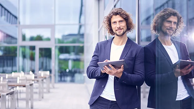 Weiterbildung mit der ibo Akademie Kunde der ibo Akademie sucht im Office digital nach neuen Weiterbildungsmöglichkeiten